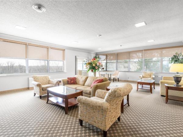 Guest House on the Mount : photo 7 de la chambre chambre lit queen-size avec salle de bains commune