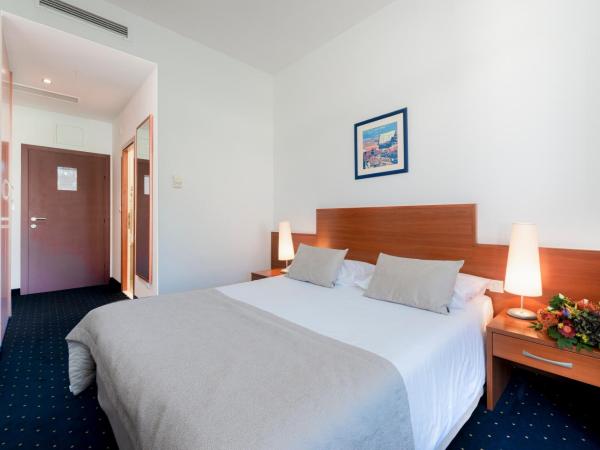 Hotel Vis : photo 1 de la chambre offre limitée - chambre double/lits jumeaux standard avec balcon - demi-pension comprise