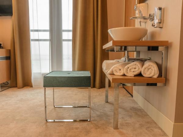 Amadi Panorama Hotel : photo 1 de la chambre chambre familiale de luxe avec vue