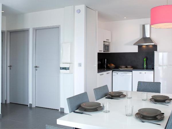 Résidence Coté Mer : photo 7 de la chambre appartement 2 chambres avec terrasse et vue sur la mer