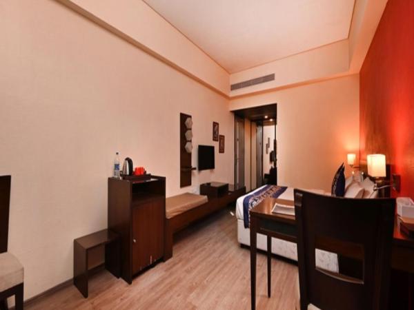 The Legend Hotel- Santacruz Near Mumbai International Airport : photo 2 de la chambre chambre supérieure lit queen-size