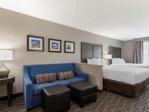 Comfort Inn & Suites Near Medical Center : photo 1 de la chambre suite 2 lits queen-size - non-fumeurs