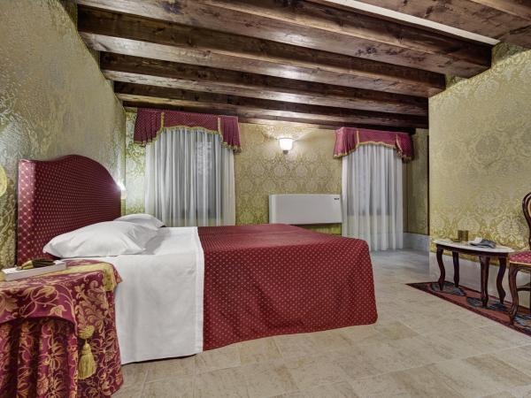 Hotel Pausania : photo 3 de la chambre petite chambre double