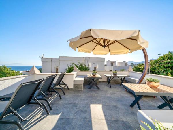 Noa Suite Hotel Only Adult : photo 2 de la chambre appartement - vue sur mer
