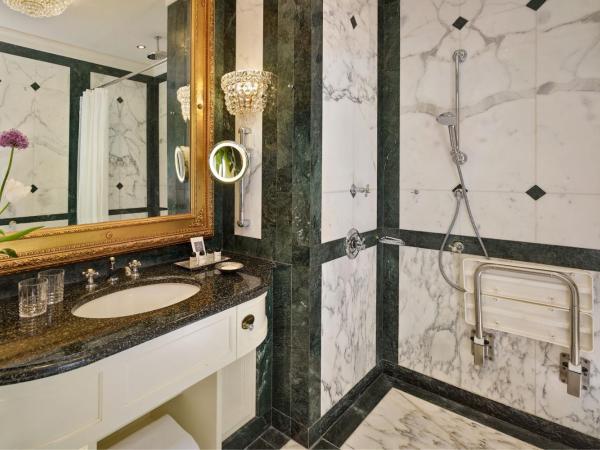 Hotel Imperial, a Luxury Collection Hotel, Vienna : photo 8 de la chambre chambre lit king-size deluxe