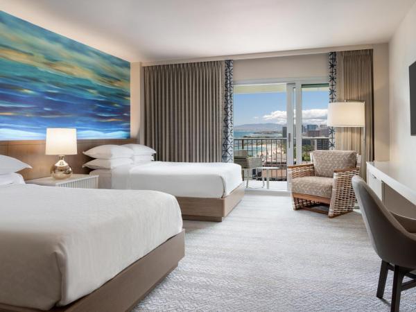 Sheraton Waikiki Beach Resort : photo 1 de la chambre chambre 2 lits doubles récemment rénovée - vue partielle sur océan
