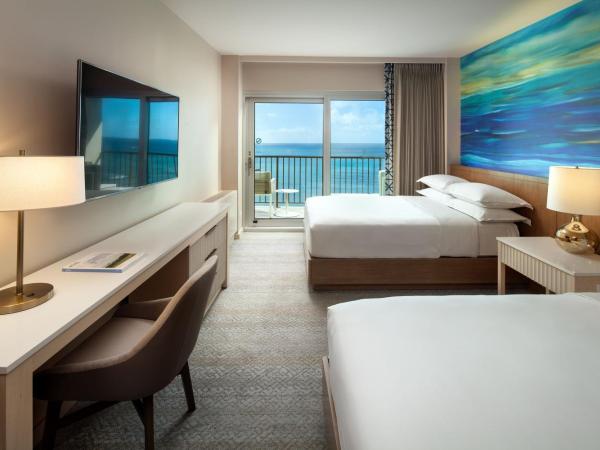 Sheraton Waikiki Beach Resort : photo 1 de la chambre chambre 2 lits doubles récemment rénovée - côté océan
