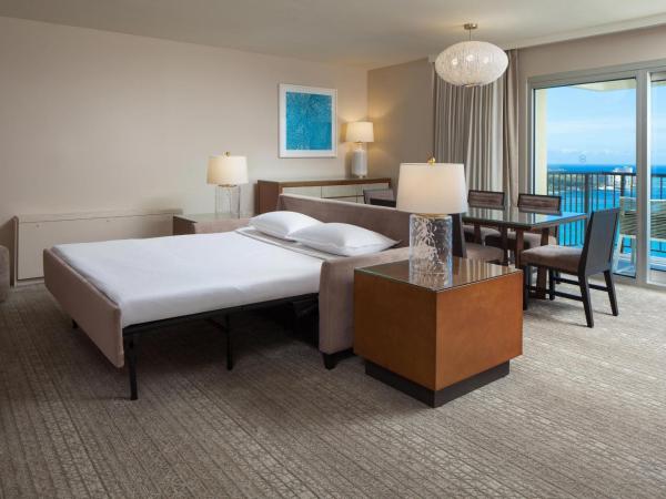 Sheraton Waikiki Beach Resort : photo 5 de la chambre suite océan kai récemment rénovée - suite 1 chambre lit king-size plus spacieuse