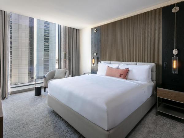 JW Marriott Charlotte : photo 2 de la chambre guest room with king bed, no view