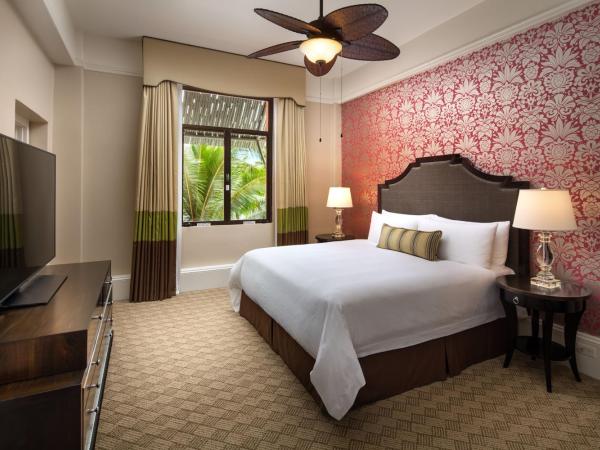 The Royal Hawaiian, A Luxury Collection Resort, Waikiki : photo 3 de la chambre suite lit king-size historique océan - aile historique - vue sur océan