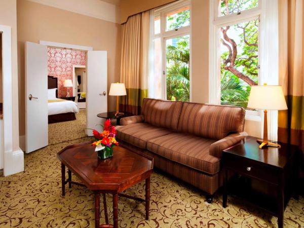 The Royal Hawaiian, A Luxury Collection Resort, Waikiki : photo 2 de la chambre suite junior historique jardin avec lit double ou lit king-size