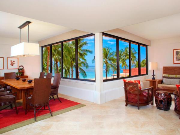 The Royal Hawaiian, A Luxury Collection Resort, Waikiki : photo 7 de la chambre suite lit king-size - côté océan