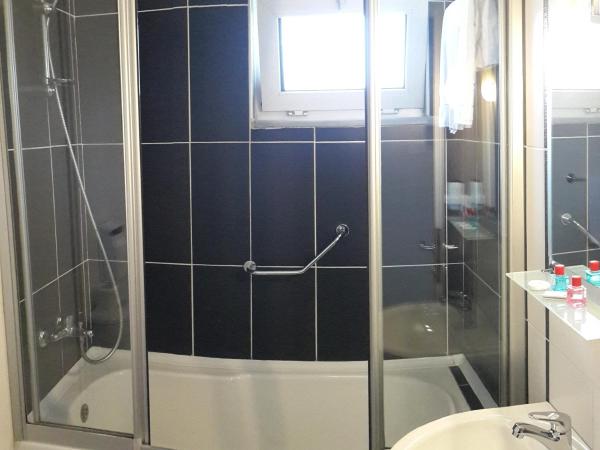 Payidar HOTEL : photo 1 de la chambre chambre double Économique