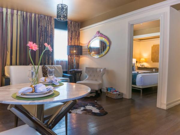 Riviera Suites : photo 1 de la chambre suite 1 chambre lit king-size