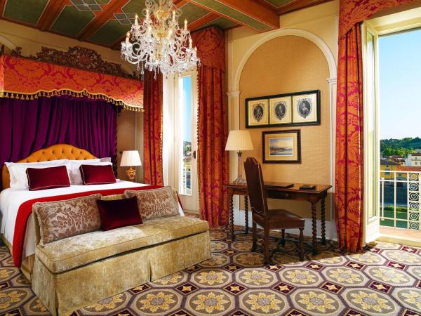 The St. Regis Florence : photo 3 de la chambre chambre lit king-size deluxe arno