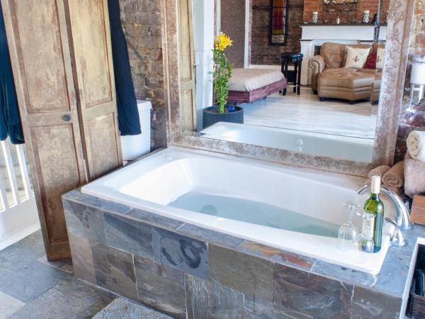 Fleur De Lis Mansion : photo 6 de la chambre suite avec balcon