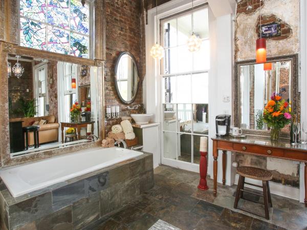 Fleur De Lis Mansion : photo 5 de la chambre suite avec balcon