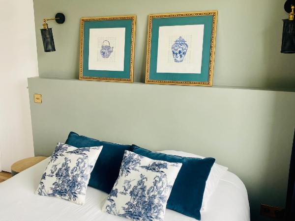 VILLA BIBI CHERI Elégante Suite de 35 M2 : photo 9 de la chambre chambre double deluxe (2 adultes + 1 enfant)