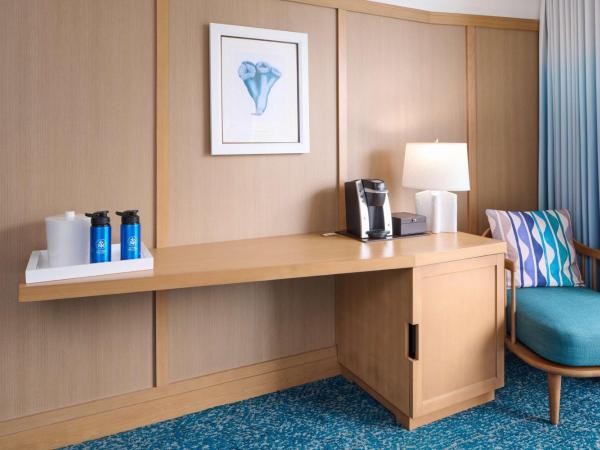 OUTRIGGER Reef Waikiki Beach Resort : photo 5 de la chambre partial ocean view 1 king