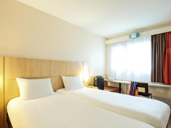 Ibis Warszawa Ostrobramska : photo 5 de la chambre chambre lits jumeaux avec lit d’appoint - 301