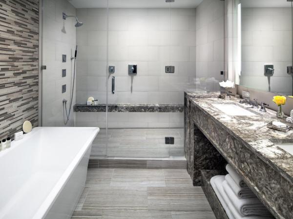 The St. Anthony, a Luxury Collection Hotel, San Antonio : photo 5 de la chambre grande suite 1 chambre john wayne avec 1 lit king-size