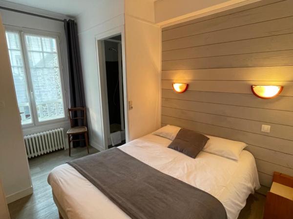 Les Chiens du Guet : photo 2 de la chambre chambre double avec salle de bains privative