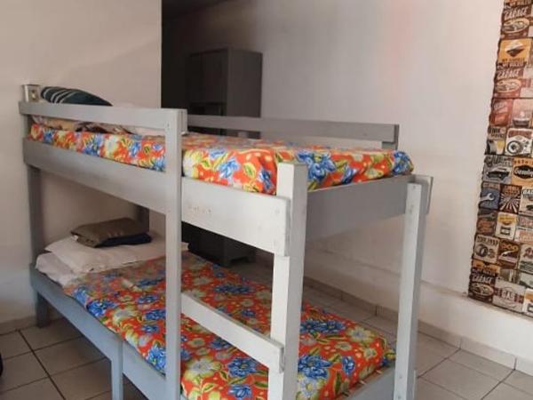 MAN CAVE HOSTEL : photo 1 de la chambre dortoir mixte de 8 lits