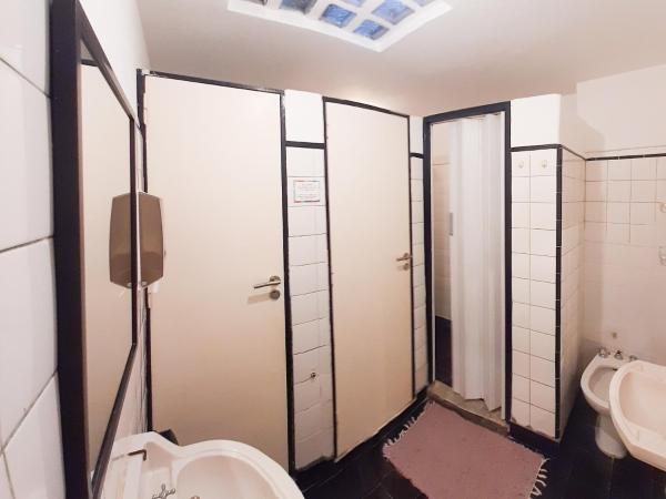 LOPEZ Hostel & Suites : photo 2 de la chambre chambre triple avec salle de bains commune