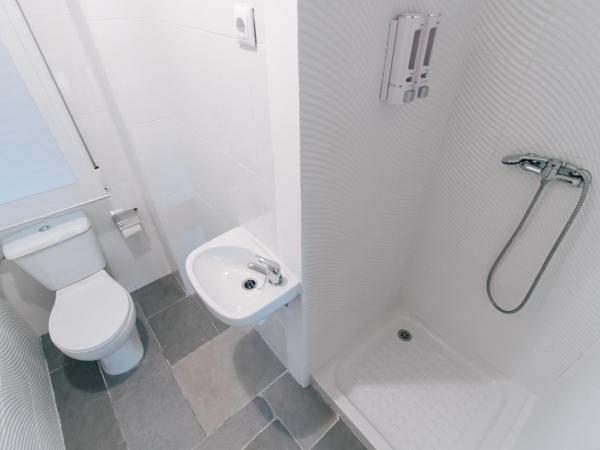 Koala Hostel : photo 4 de la chambre chambre double avec salle de bains privative