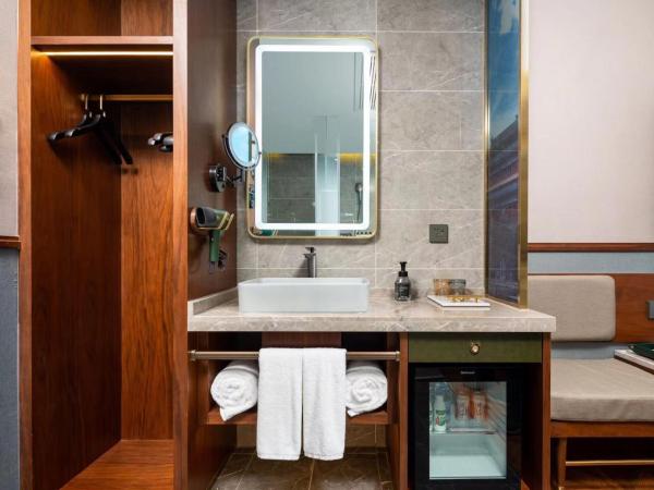 Time Traveller Boutique Hotel - Near Beijing Xidan Financial Street, Central Conservatory of Music, Tian'anmen Square, The Capital Museum, 10 minutes away from Beijing West Railway Station, Free ice cream, coffee and laundry service, Free GYM : photo 4 de la chambre chambre double deluxe