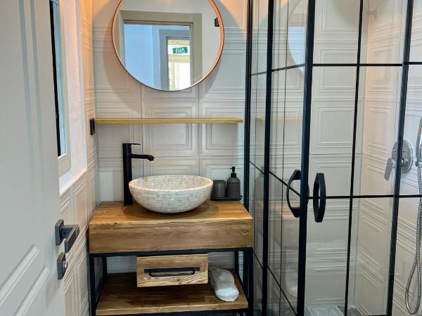 Liman Hotel Gümüslük - Adult Only : photo 8 de la chambre chambre double avec baignoire spa