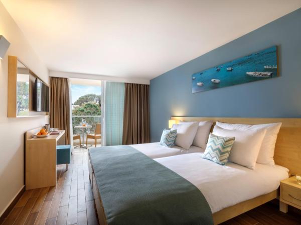 Valamar Bellevue Resort : photo 1 de la chambre room for 2 