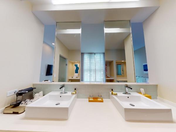 Eden Roc Miami Beach : photo 3 de la chambre loft lit king-size en duplex - vue sur océan