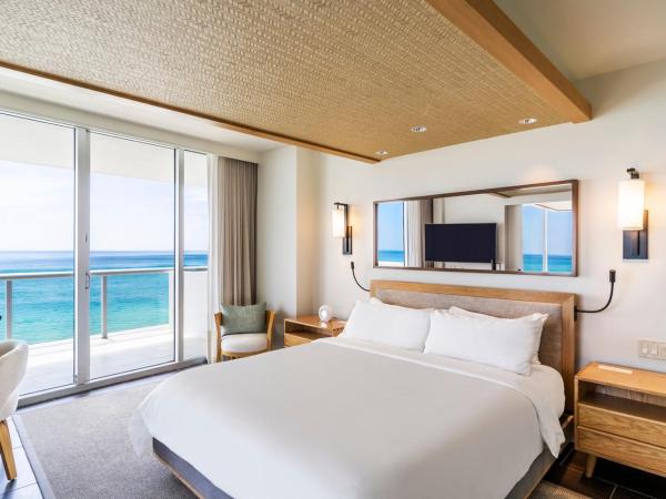 Eden Roc Miami Beach : photo 5 de la chambre suite 1 chambre lit king-size - côté océan