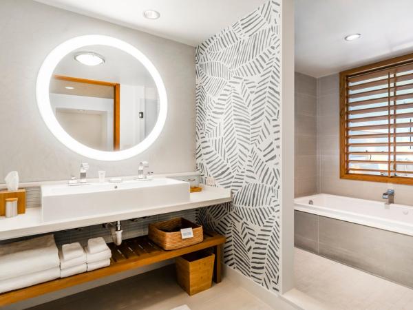 Eden Roc Miami Beach : photo 1 de la chambre suite junior lit king-size - côté océan