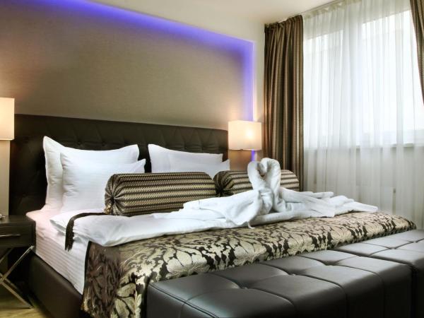 Axel TWO Berlin - Adults Only : photo 6 de la chambre chambre double supérieure