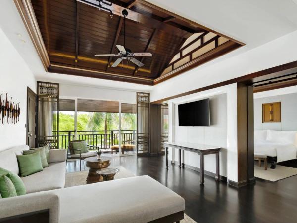 JW Marriott Khao Lak Resort and Spa : photo 2 de la chambre suite exécutive 1 chambre lit king-size avec canapé-lit et balcon