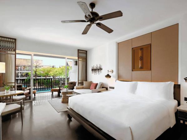 JW Marriott Khao Lak Resort and Spa : photo 2 de la chambre chambre lit king-size deluxe avec canapé-lit - vue sur piscine