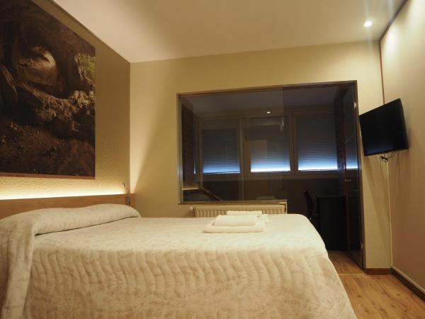 Hostal Acella : photo 2 de la chambre chambre double supérieure