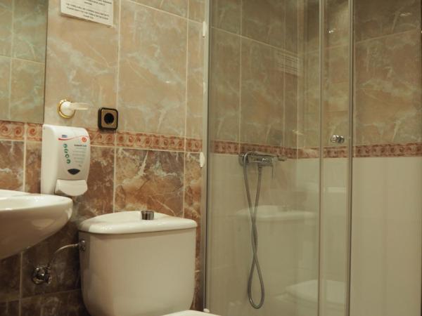 Hostal Acella : photo 3 de la chambre chambre double supérieure