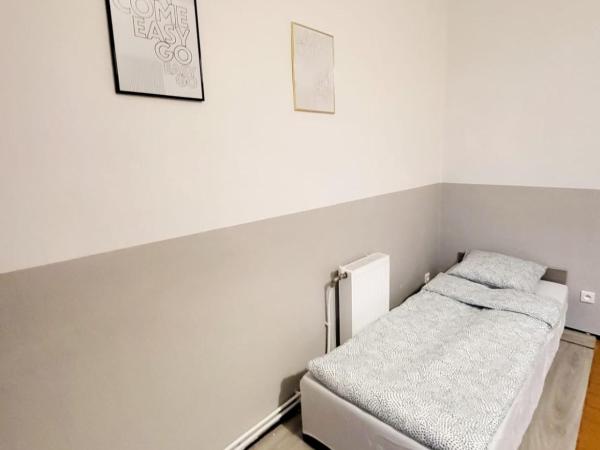 Tanie spanie Wilda - Zameldowanie bezobsługowe - : photo 5 de la chambre chambre quadruple avec salle de bains commune