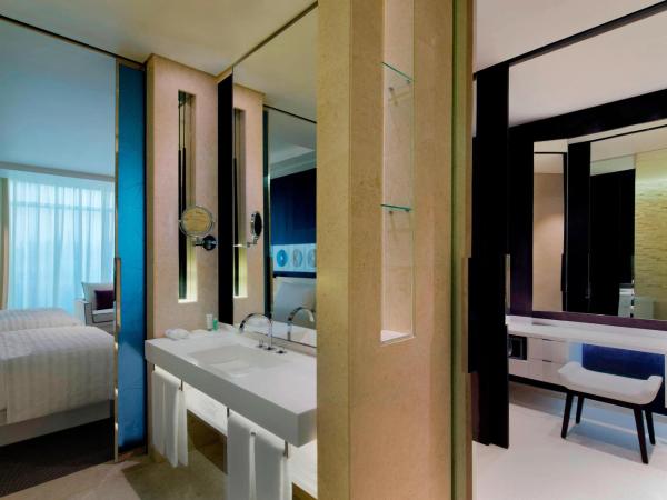 Le Méridien Dubai Hotel & Conference Centre : photo 4 de la chambre hébergement lits jumeaux le royal club avec accès au salon exécutif, goûter et happy hours - navette gratuite vers dubai mall/burj khalifa et aéroport international de dubaï (dxb)