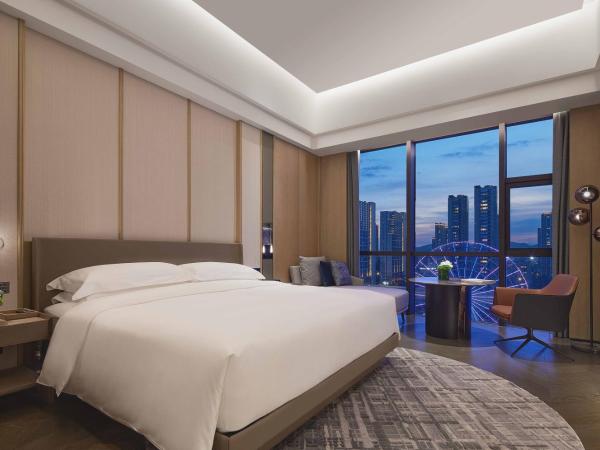 InterContinental Hangzhou Liangzhu, an IHG Hotel : photo 3 de la chambre classic king room with ferris wheel view