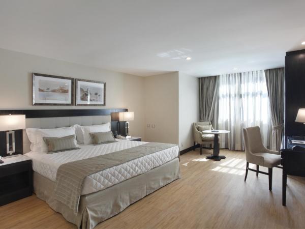 Miramar By Windsor Copacabana : photo 3 de la chambre chambre double supérieure avec vue partielle sur l'océan