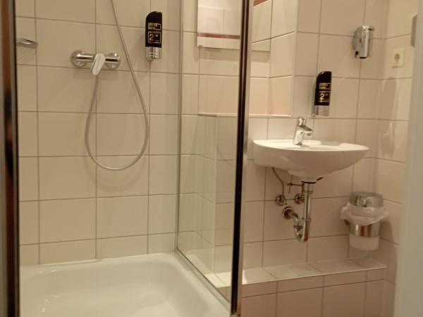 City Pension Berlin : photo 4 de la chambre chambre quadruple