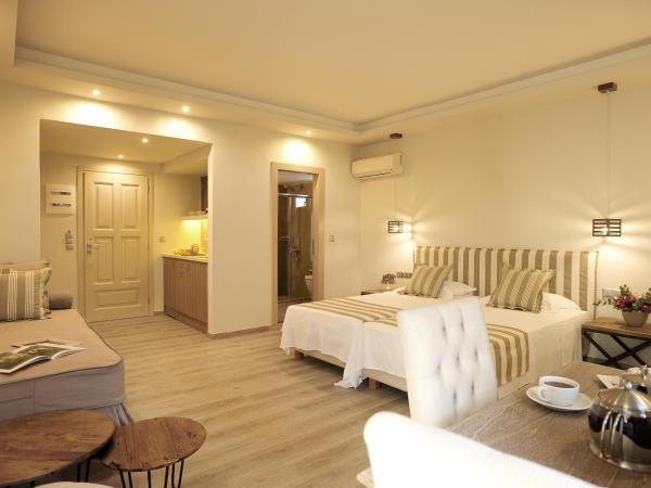 Pepi Boutique Hotel (Adults Only) : photo 1 de la chambre chambre triple supérieure