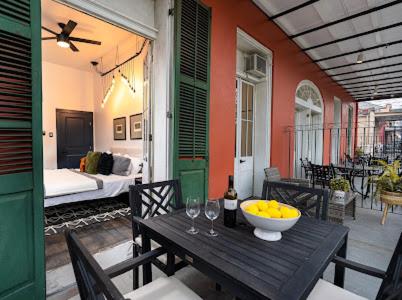 Saint Philip Residence : photo 3 de la chambre suite avec balcon