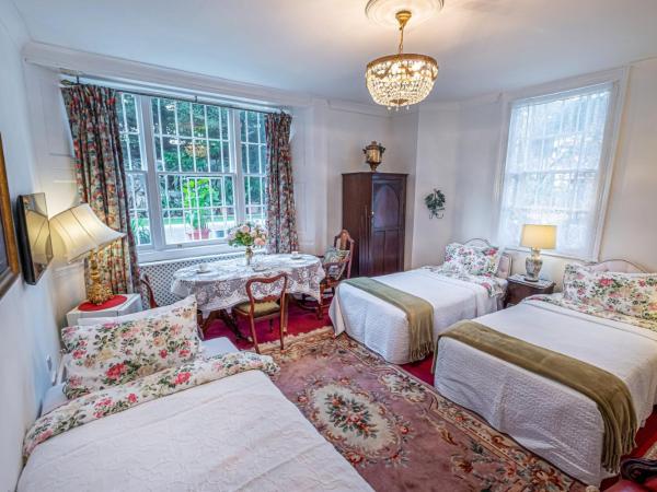 Dawson Place, Juliette's Bed and Breakfast : photo 3 de la chambre chambre triple - vue sur jardin