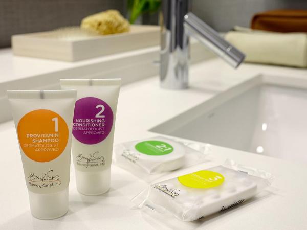 Hyatt Place Charlotte Downtown : photo 2 de la chambre chambre lit king-size avec canapé-lit - Étage supérieur