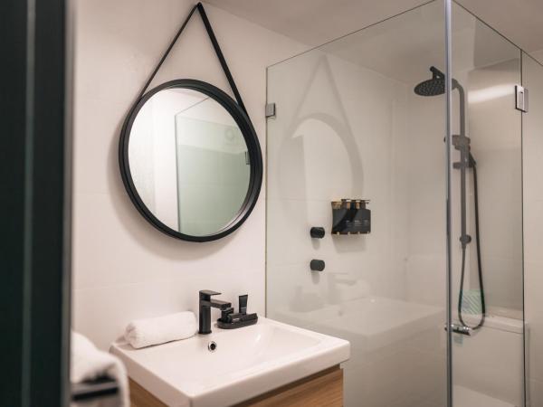 The Blue Hotel Bondi : photo 2 de la chambre blue suite with balcony